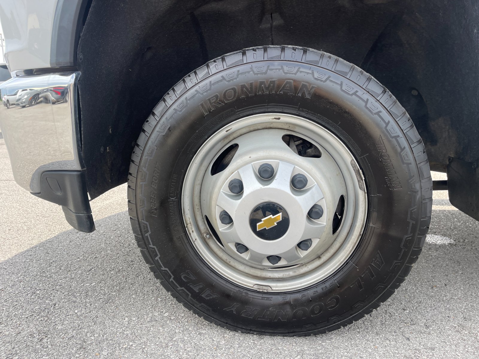 Used 2022 White Chevrolet Work Truck image 29