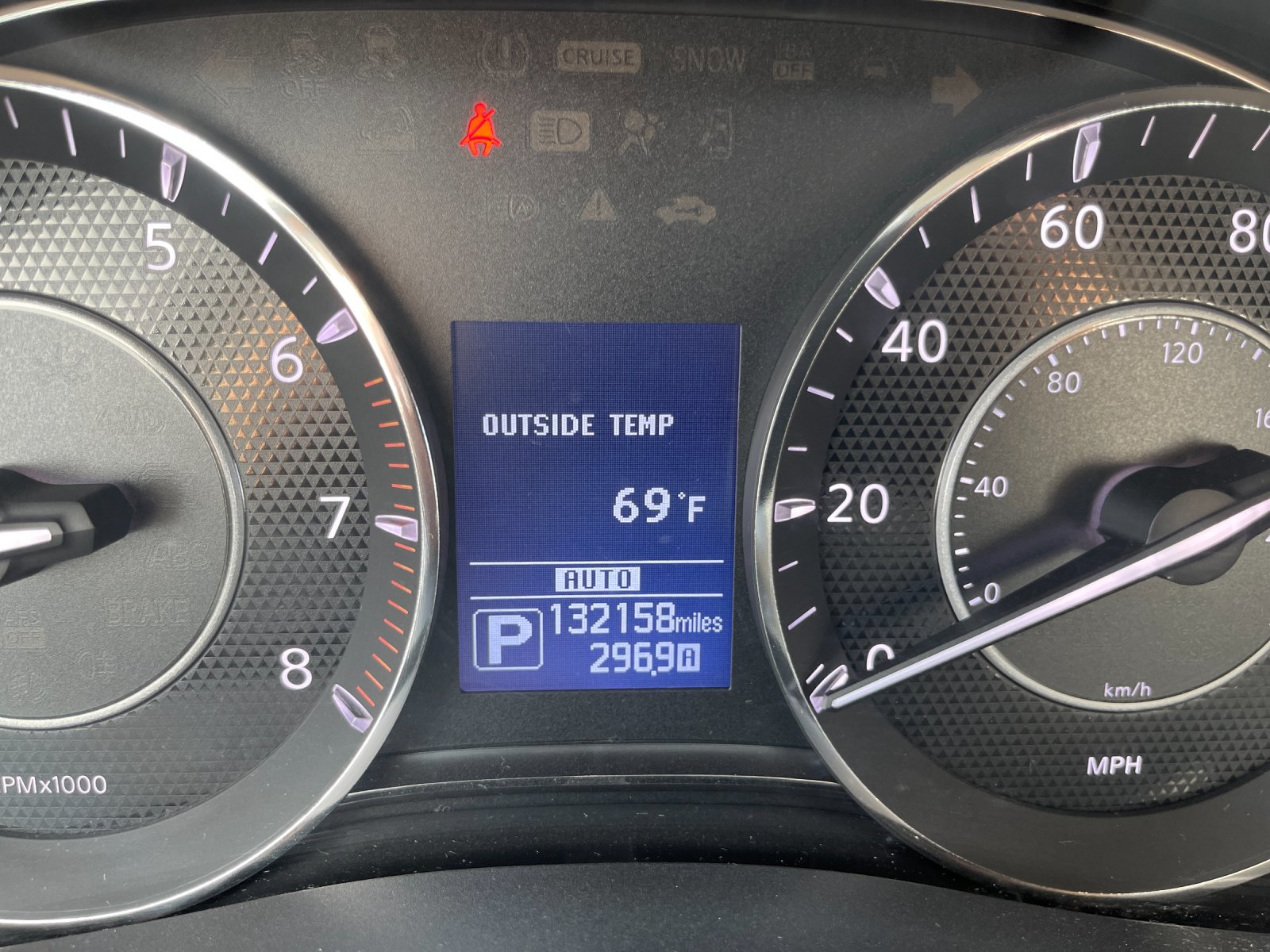 Used 2017 Gray Nissan SV image 31