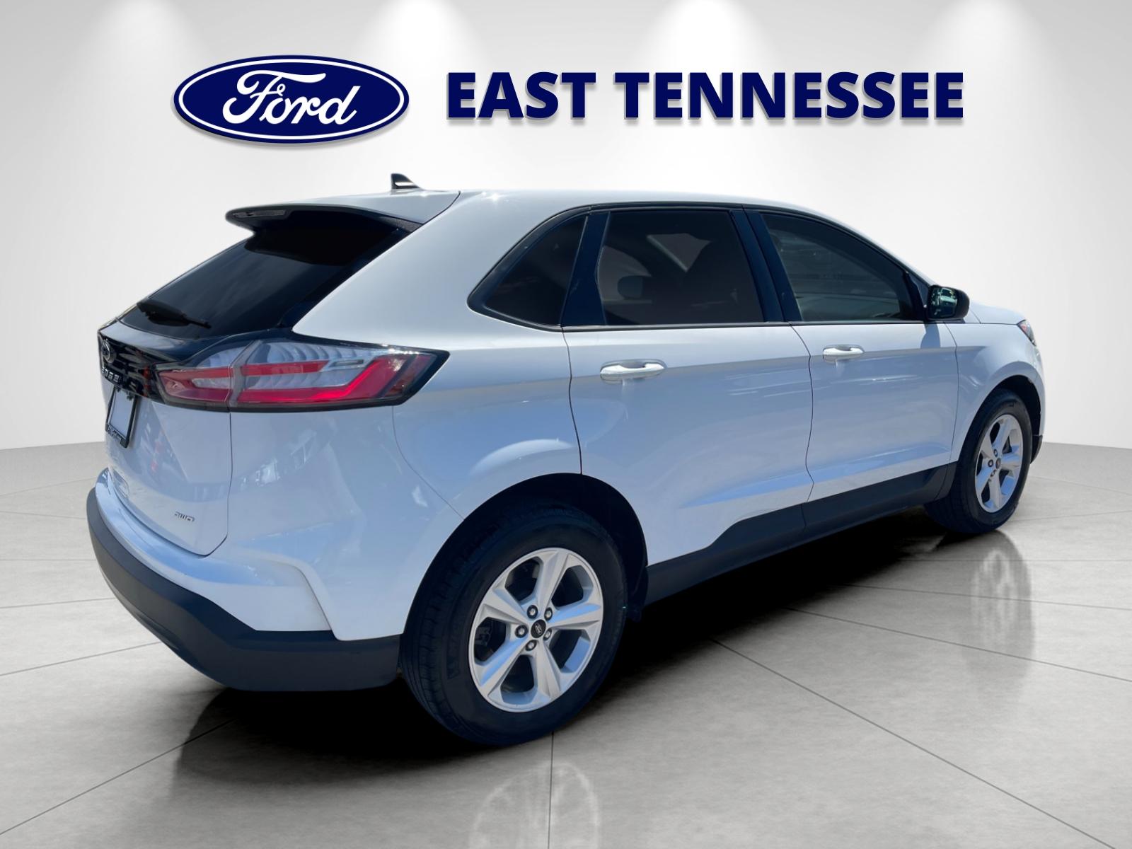 Used 2024 White Ford SE image 3