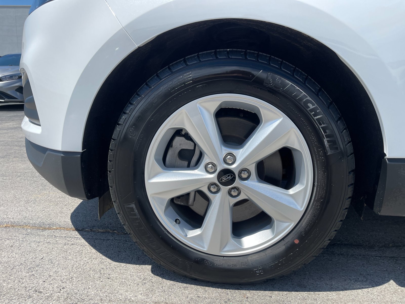 Used 2024 White Ford SE image 31