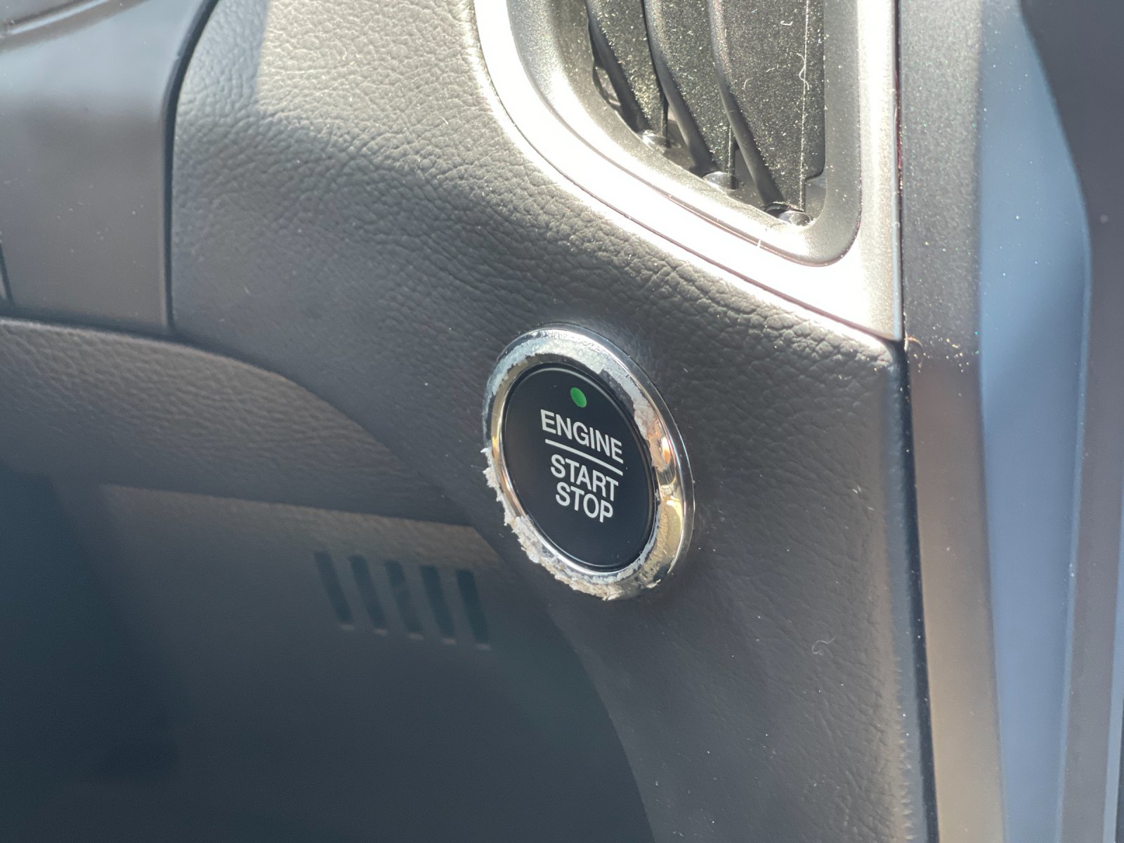 Used 2024 White Ford SE image 24