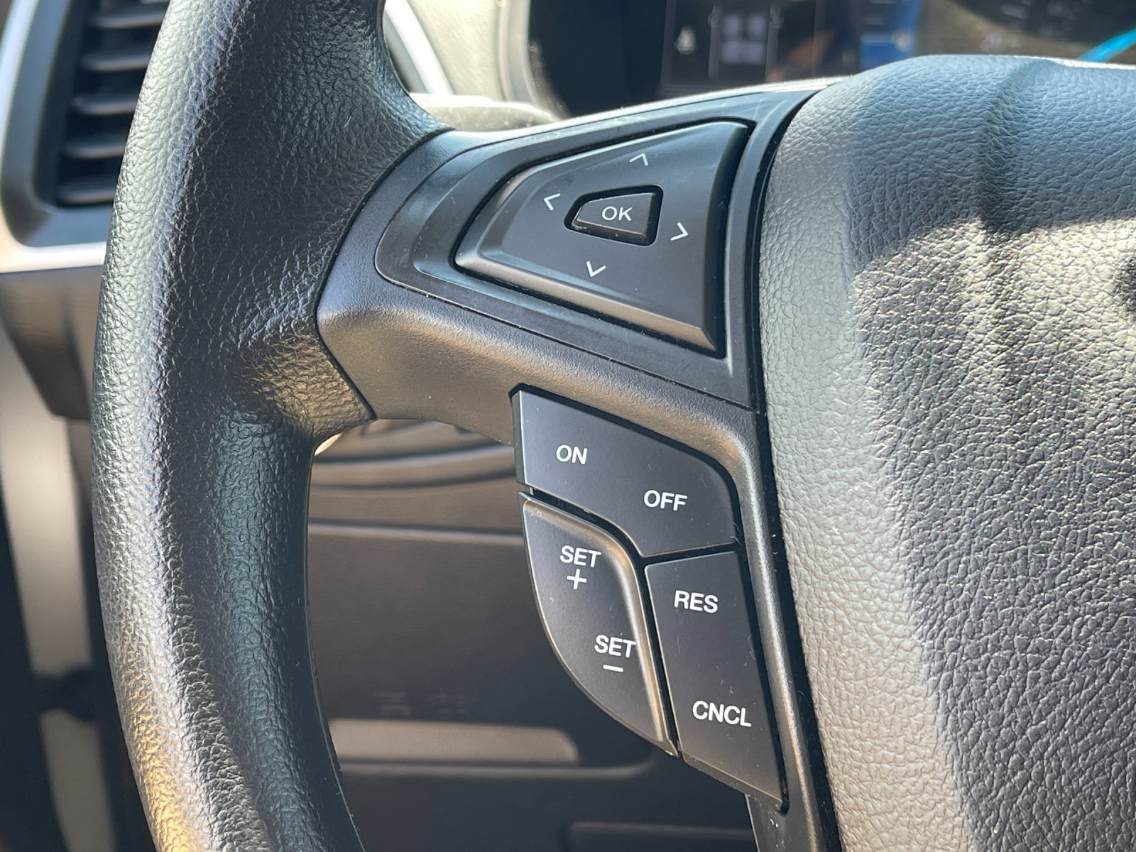 Used 2024 White Ford SE image 26