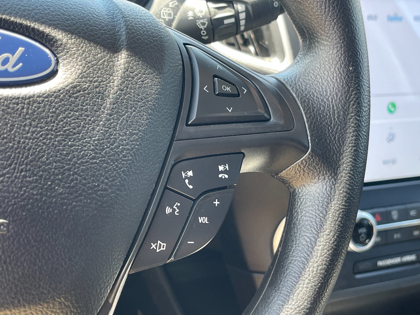 Used 2024 White Ford SE image 27
