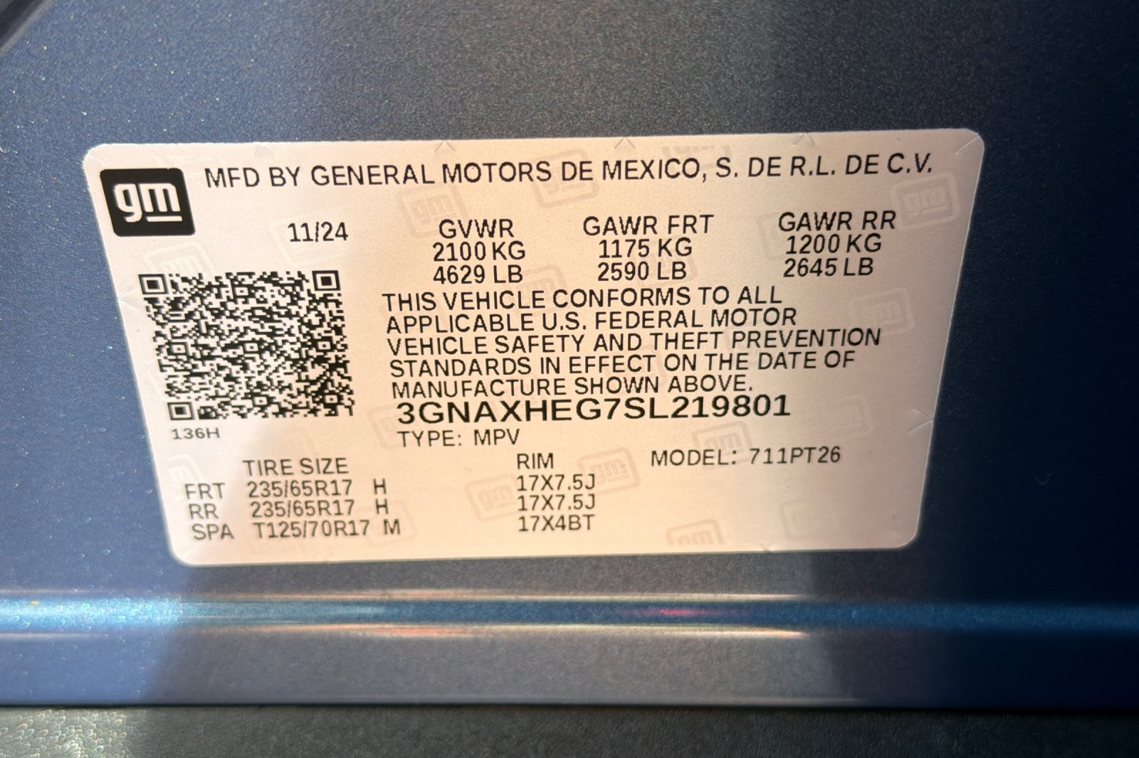 Used 2025 Lakeshore Blue Metallic Chevrolet LT image 30