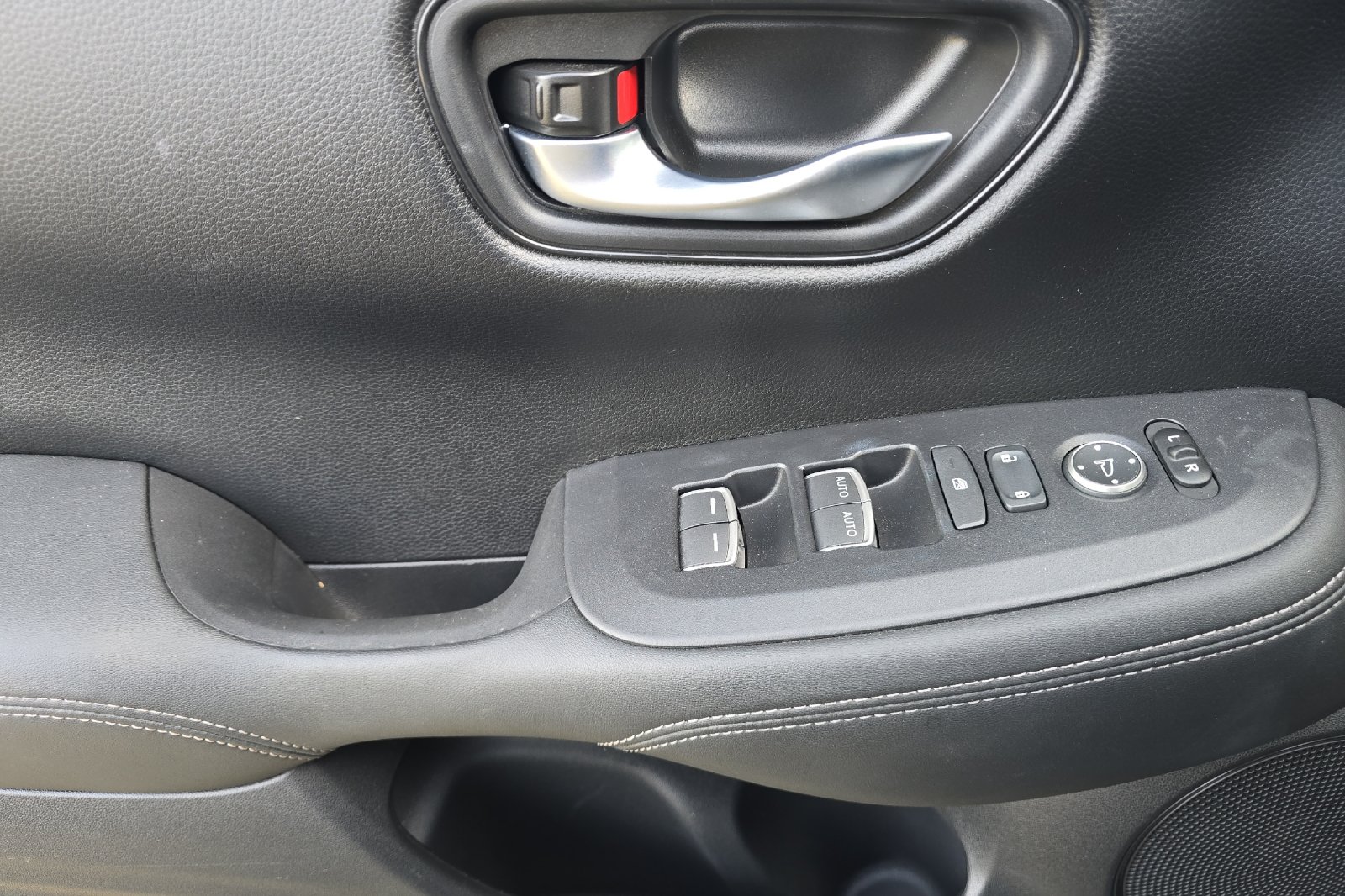 Used 2024  Honda EX-L image 8
