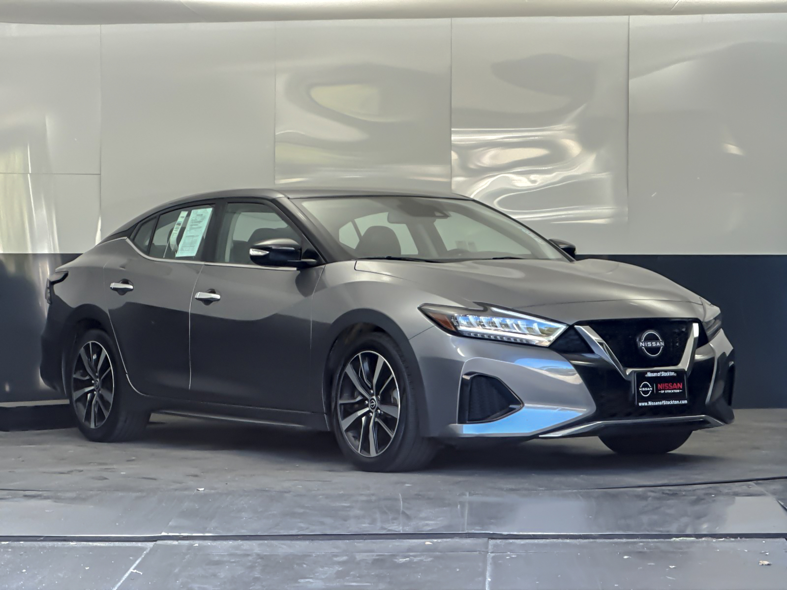 2023 Nissan Maxima SV's photo