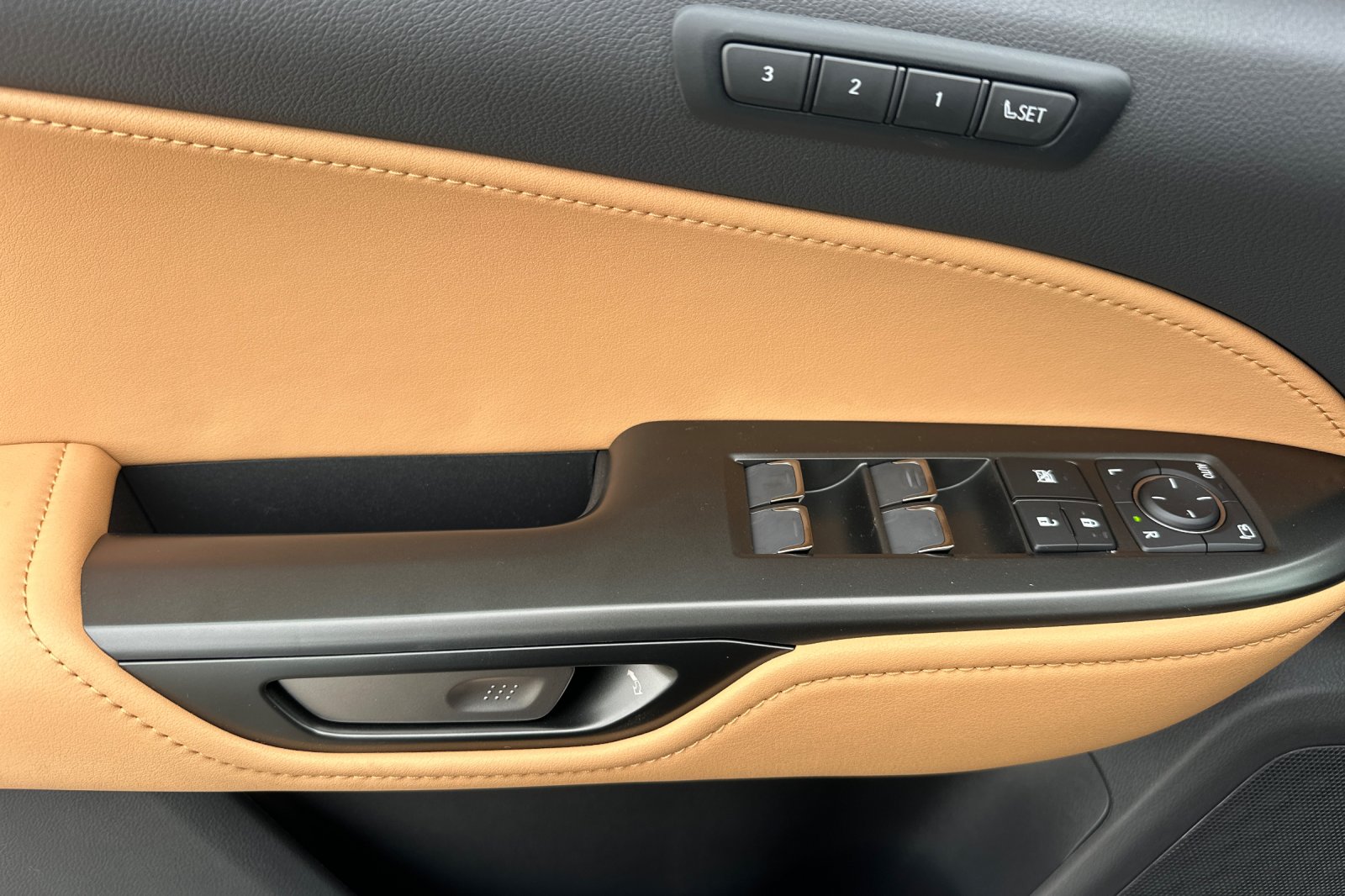 New 2026 Caviar Lexus NX 350h PREMIUM AWD image 11