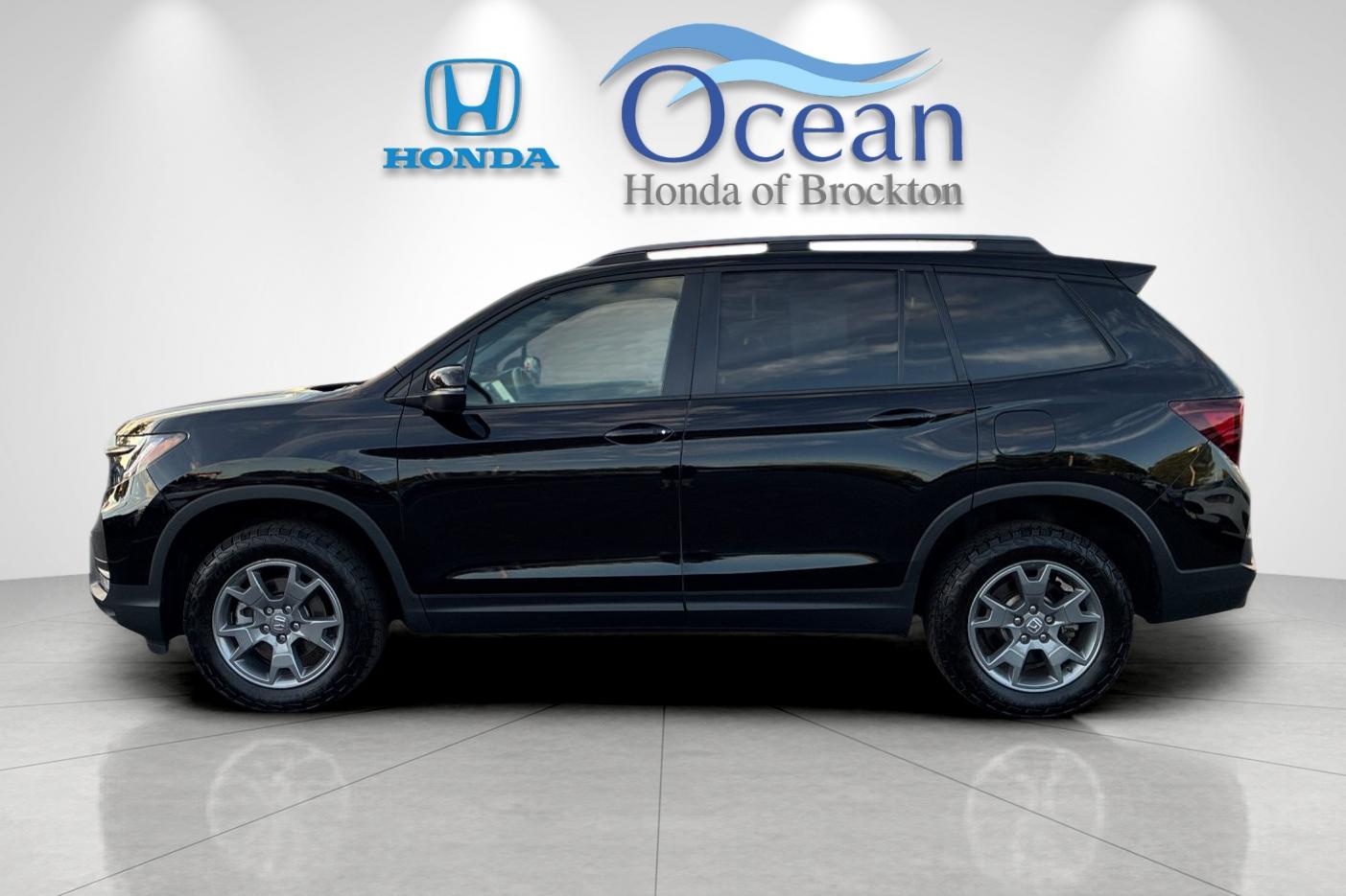 Used 2025 Crystal Black Pearl Honda TrailSport image 6