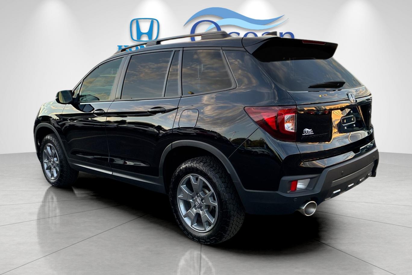Used 2025 Crystal Black Pearl Honda TrailSport image 5