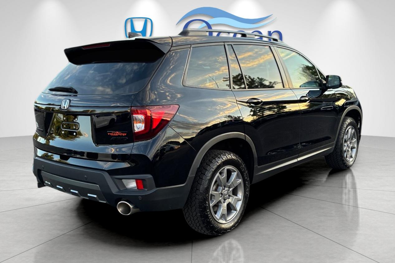Used 2025 Crystal Black Pearl Honda TrailSport image 3