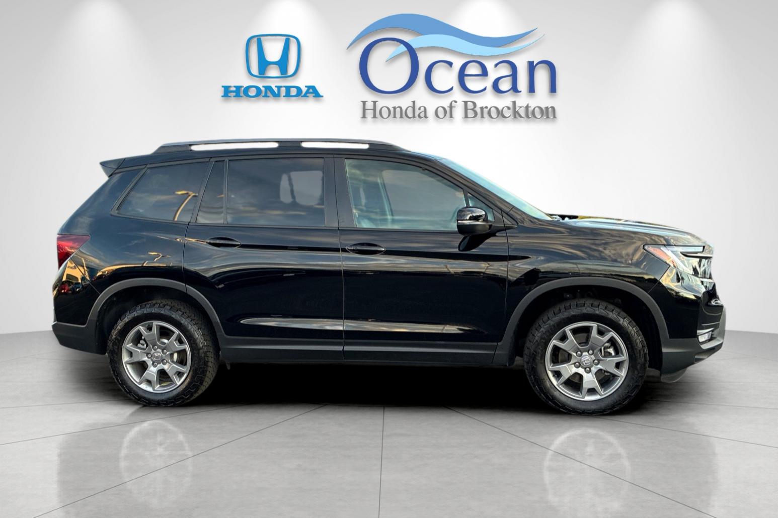 Used 2025 Crystal Black Pearl Honda TrailSport image 2