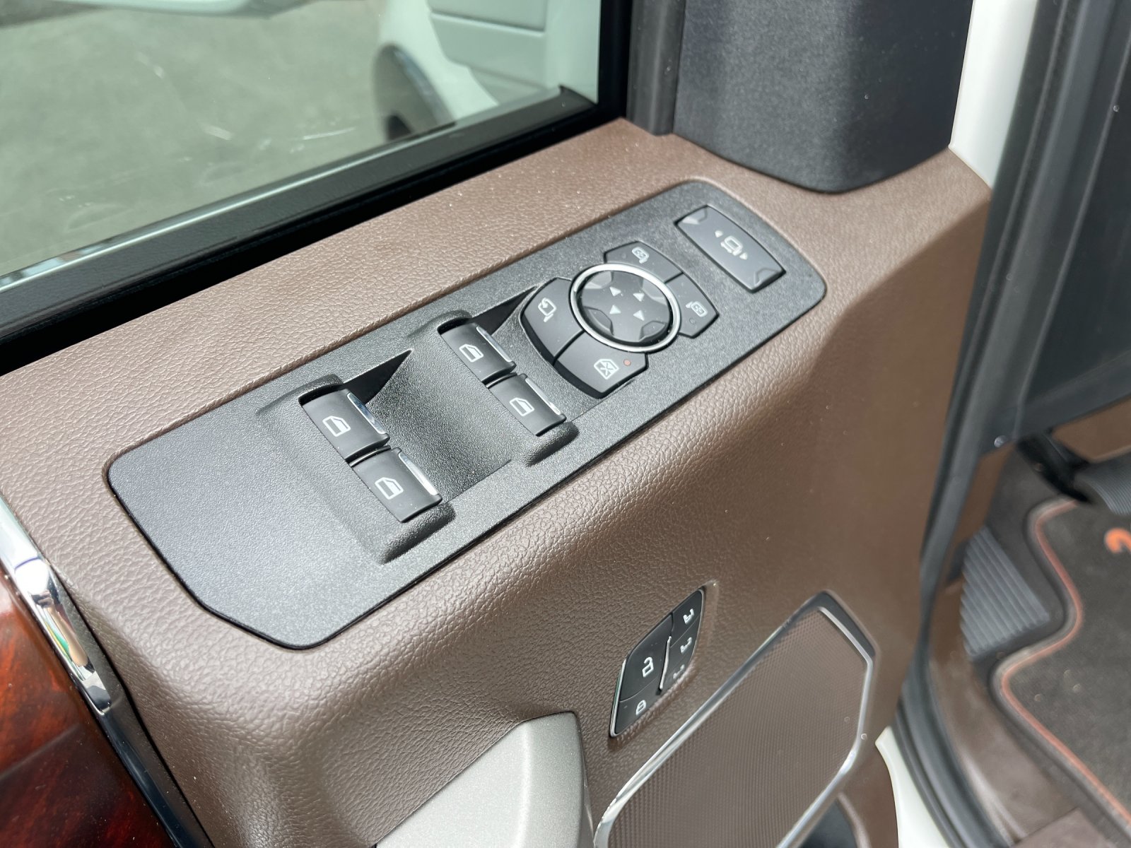 Used 2021 White Ford King Ranch image 13
