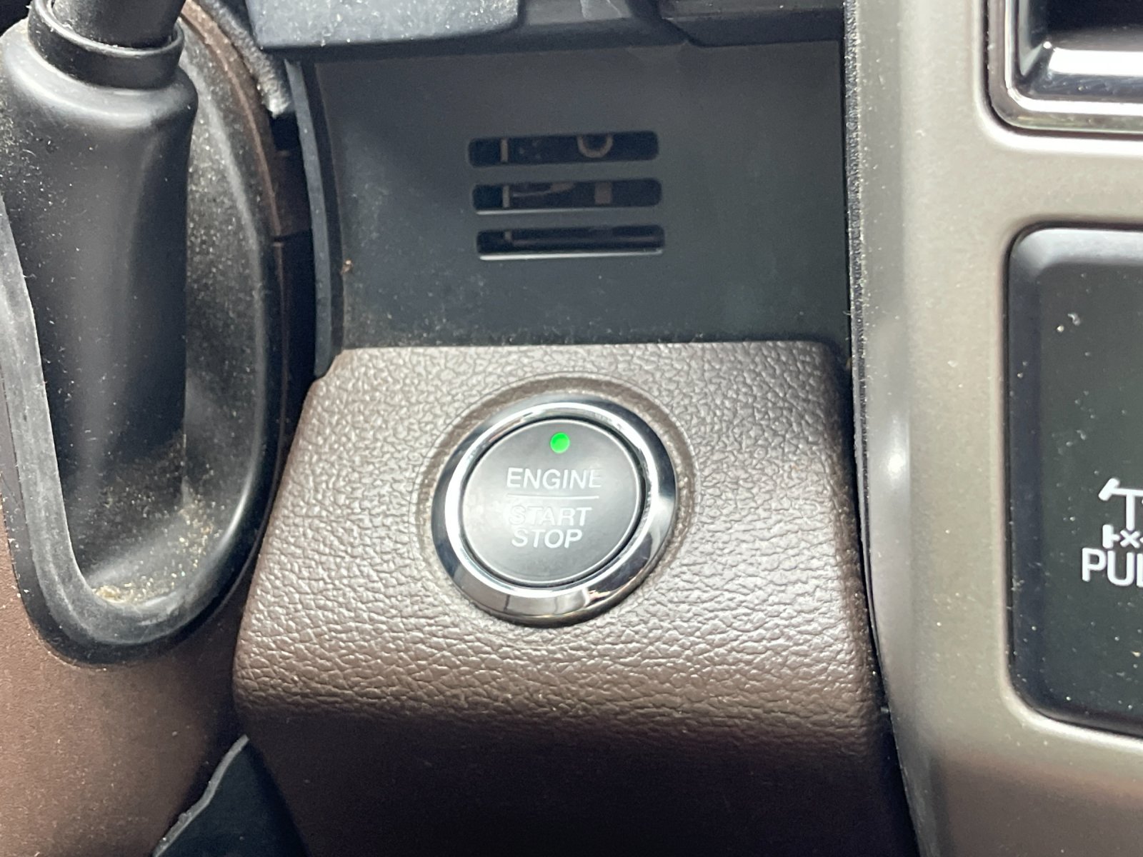 Used 2021 White Ford King Ranch image 25