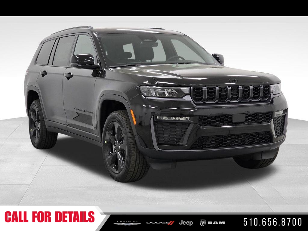 New 2026 Diamond Black Crystal Pearl-Coat Exterior Paint Jeep Limited image 3