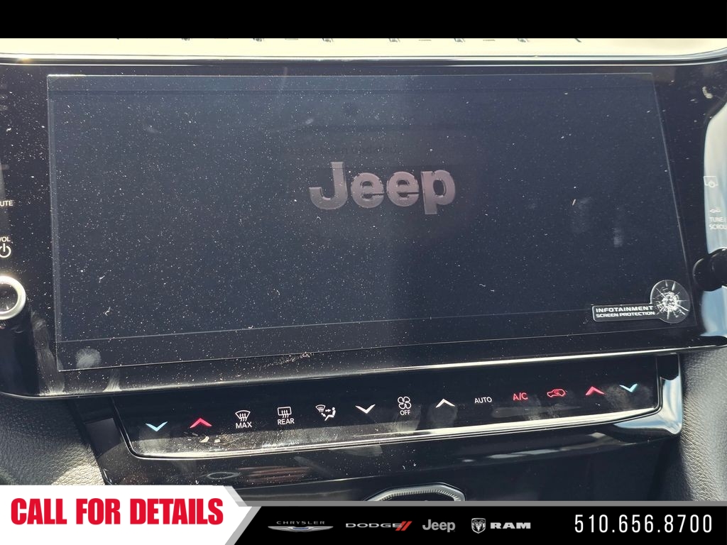 New 2026 Diamond Black Crystal Pearl-Coat Exterior Paint Jeep Limited image 22