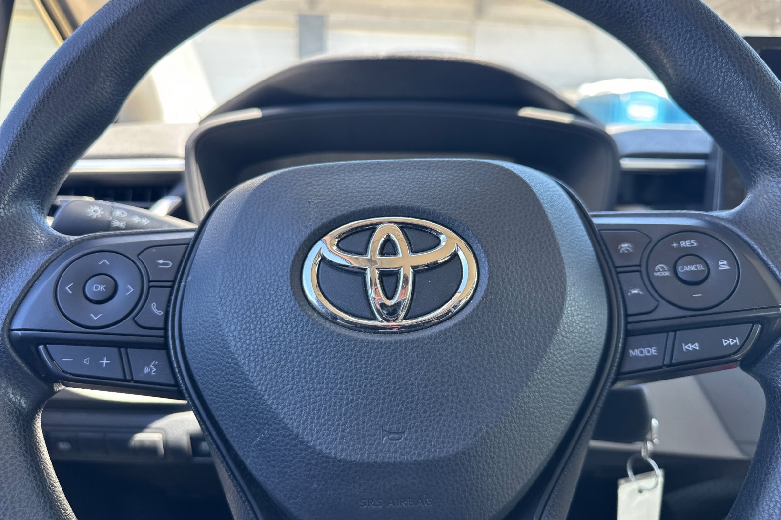 Used 2025  Toyota LE image 9