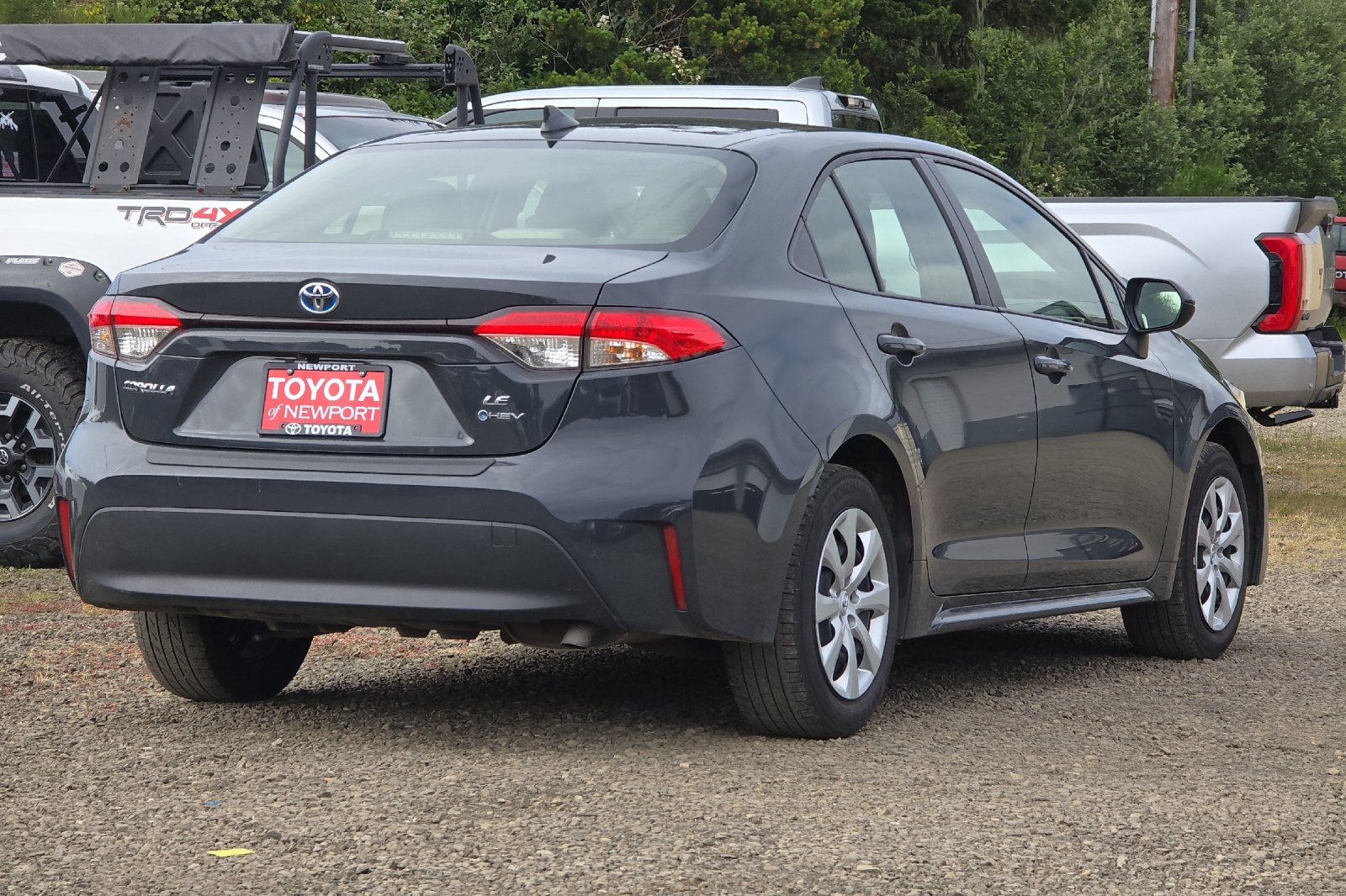 Used 2025  Toyota LE image 4