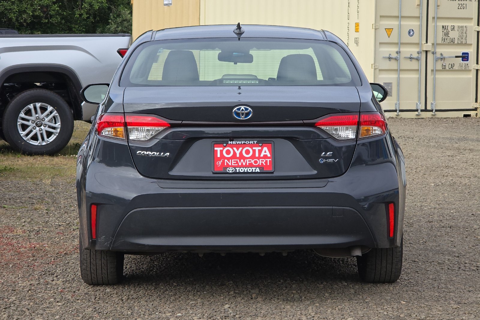 Used 2025  Toyota LE image 5