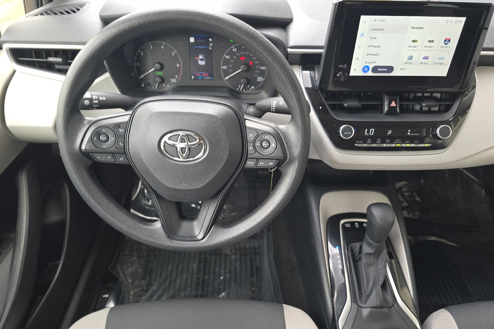 Used 2025  Toyota LE image 11