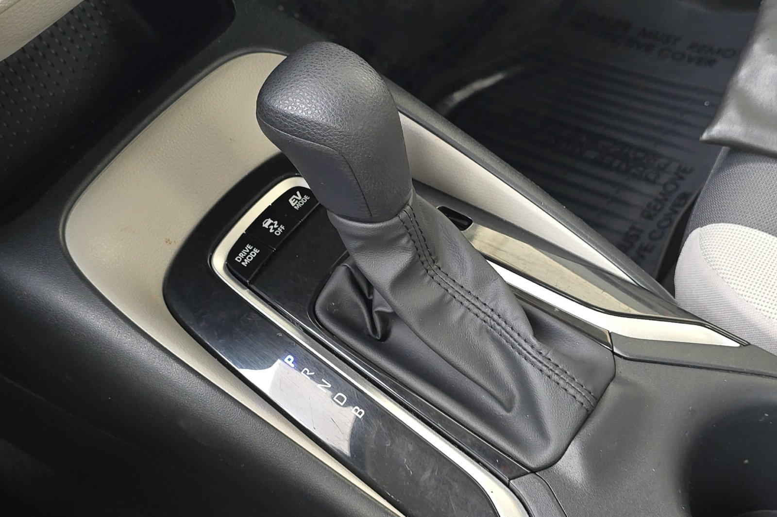 Used 2025  Toyota LE image 17