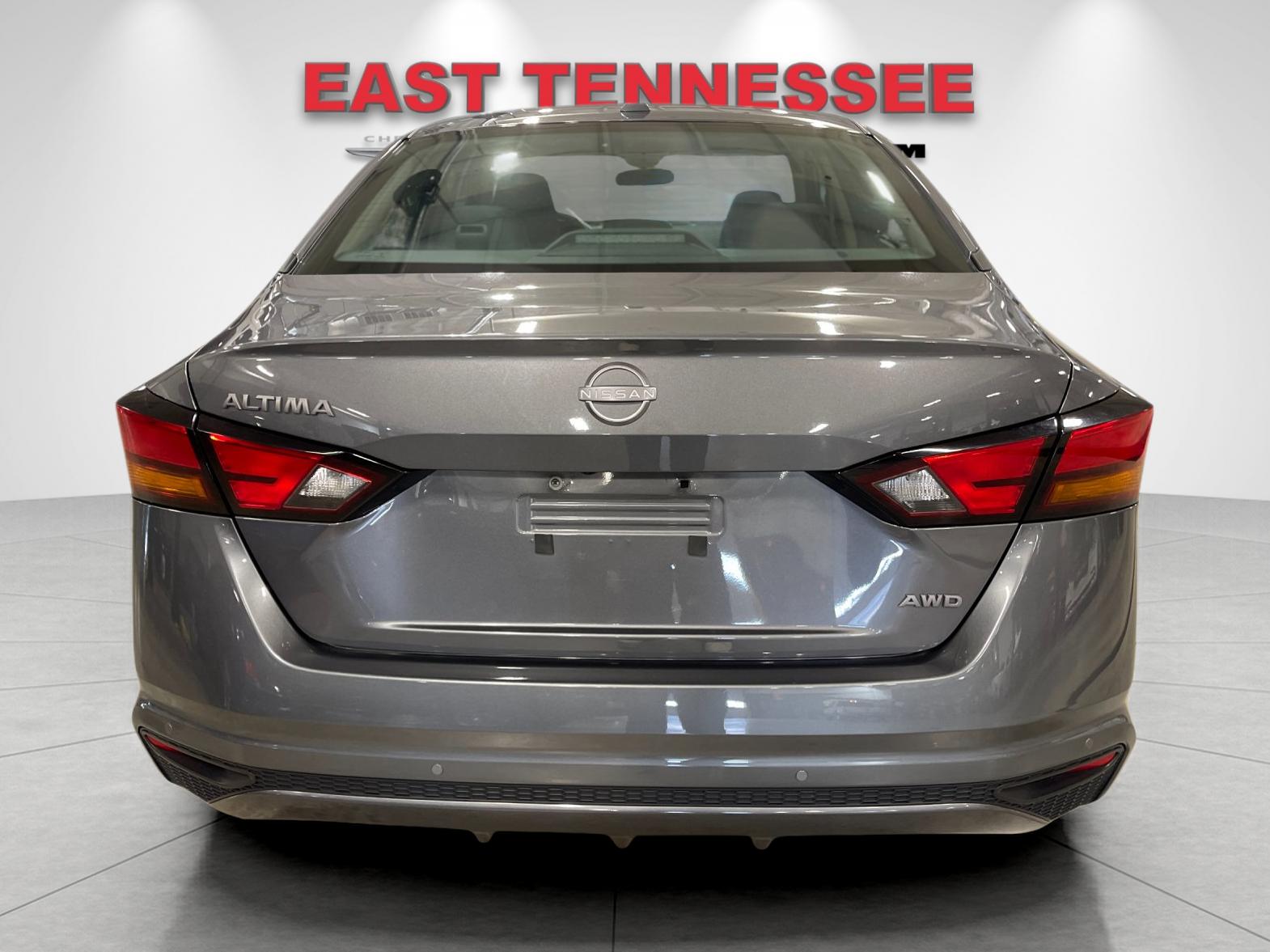 Used 2025 Gray Nissan 2.5 SV image 4
