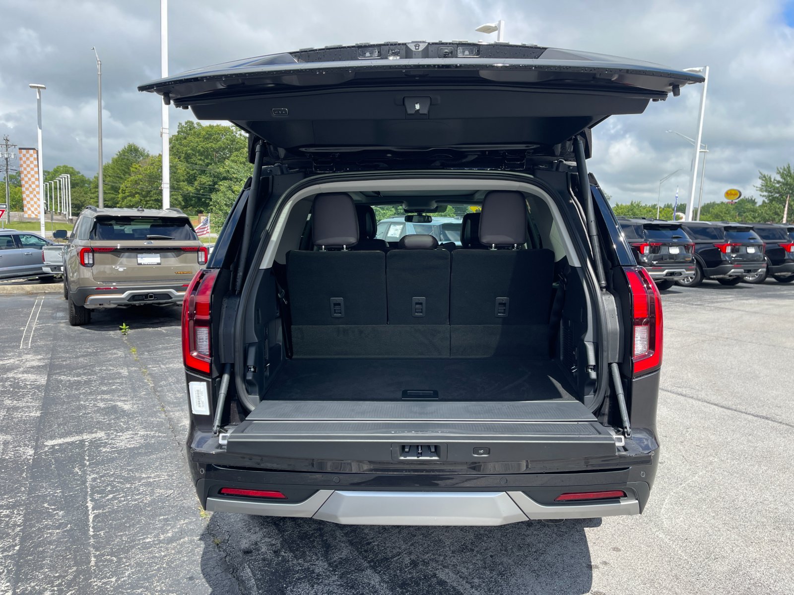 New 2026 Gray Ford Platinum image 17