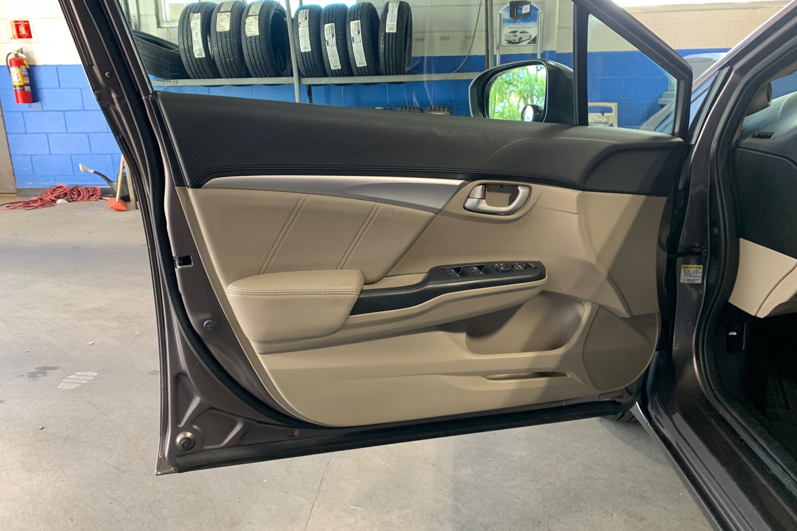 Used 2014 Gray Honda EX-L image 11
