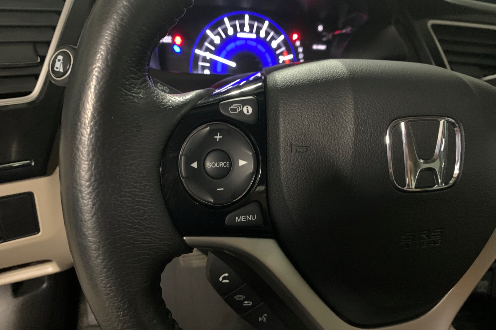 Used 2014 Gray Honda EX-L image 26