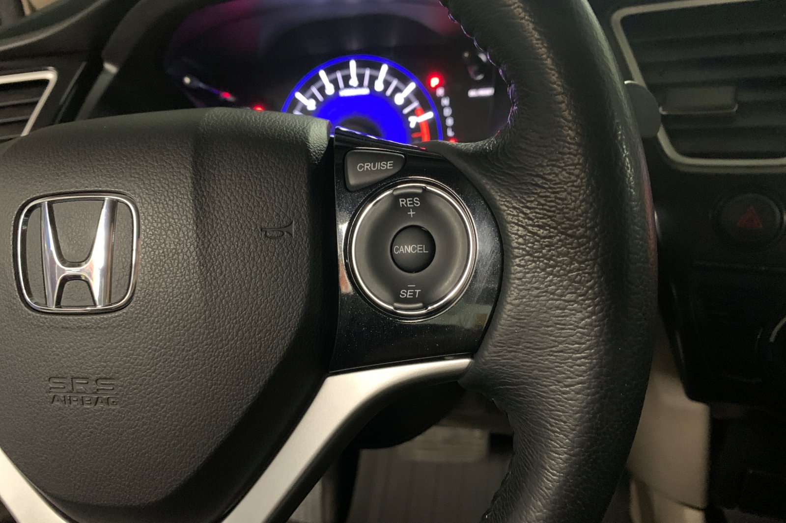 Used 2014 Gray Honda EX-L image 27