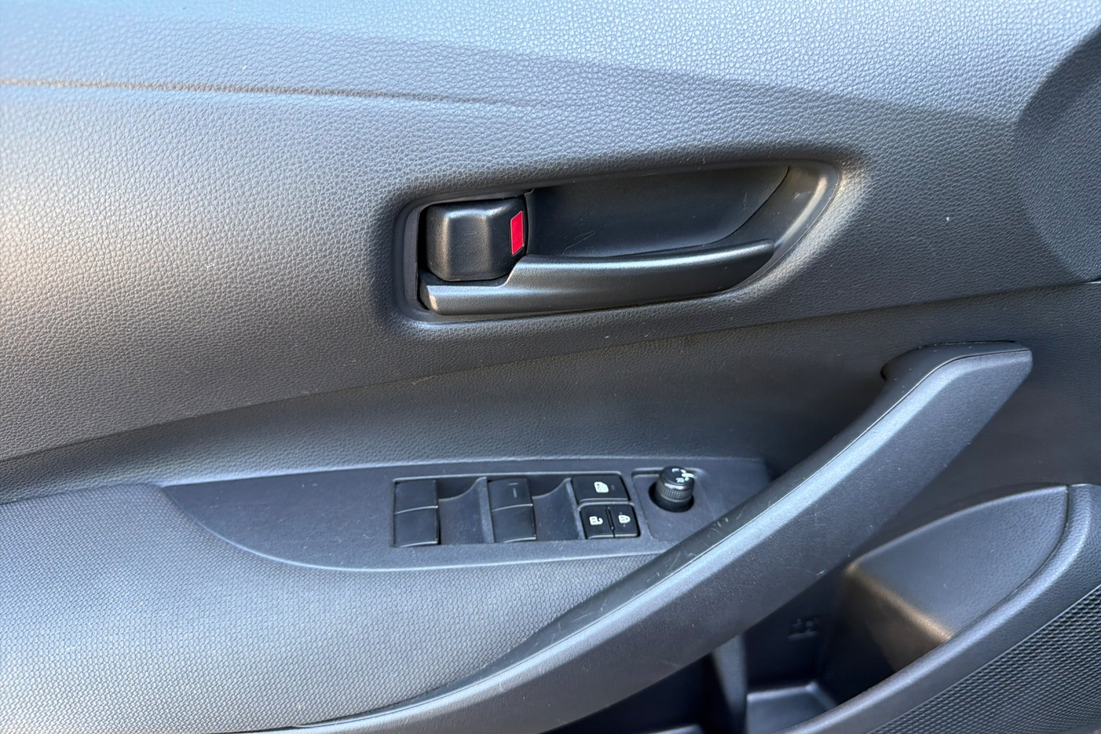 Used 2024  Toyota LE image 8