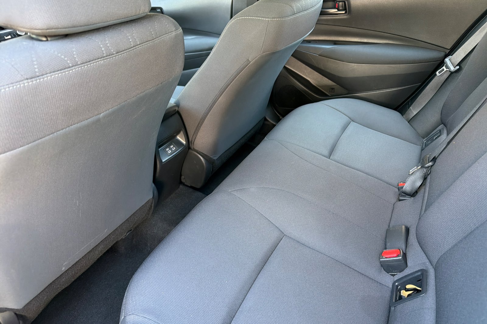 Used 2024  Toyota LE image 9
