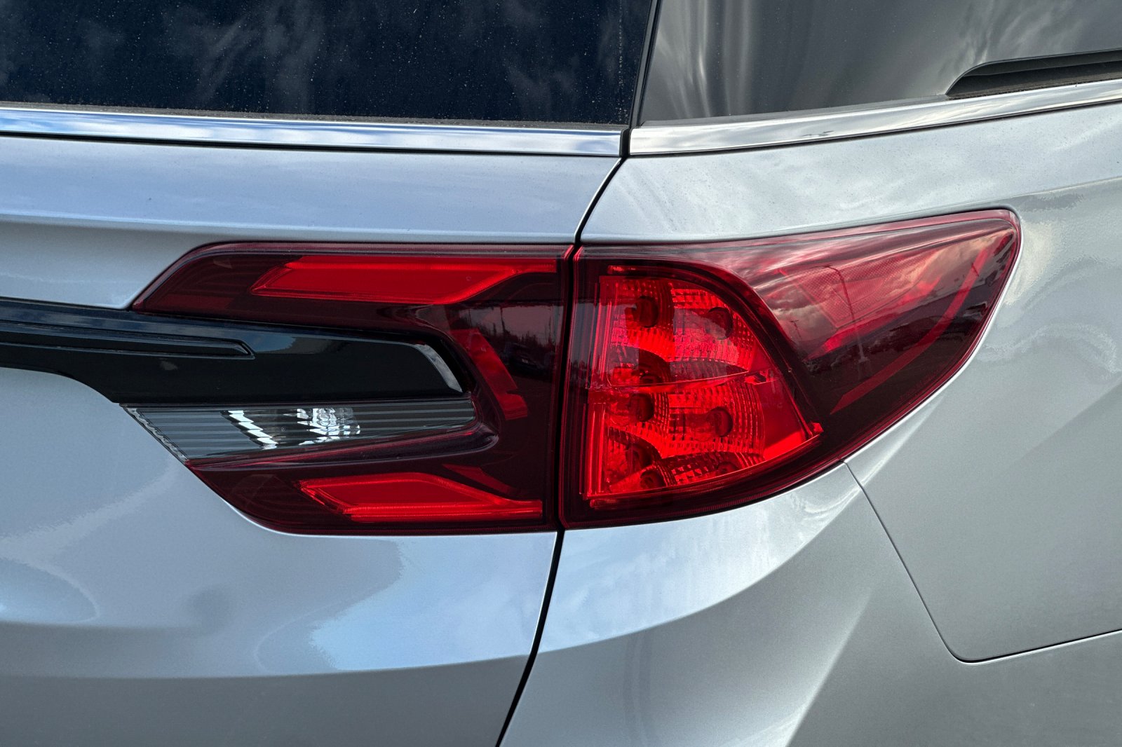 New 2026 Platinum White Pearl Honda EX-L image 32