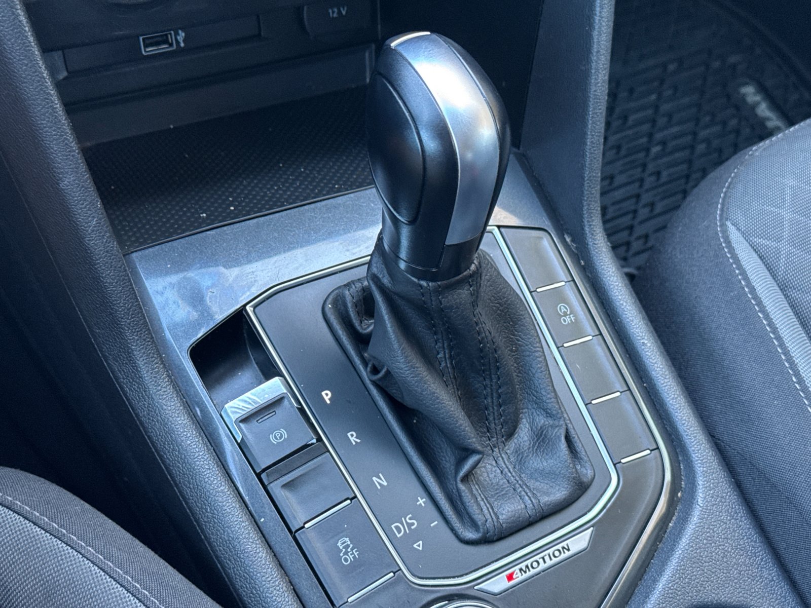 Used 2018 Black Volkswagen 2.0T S image 20