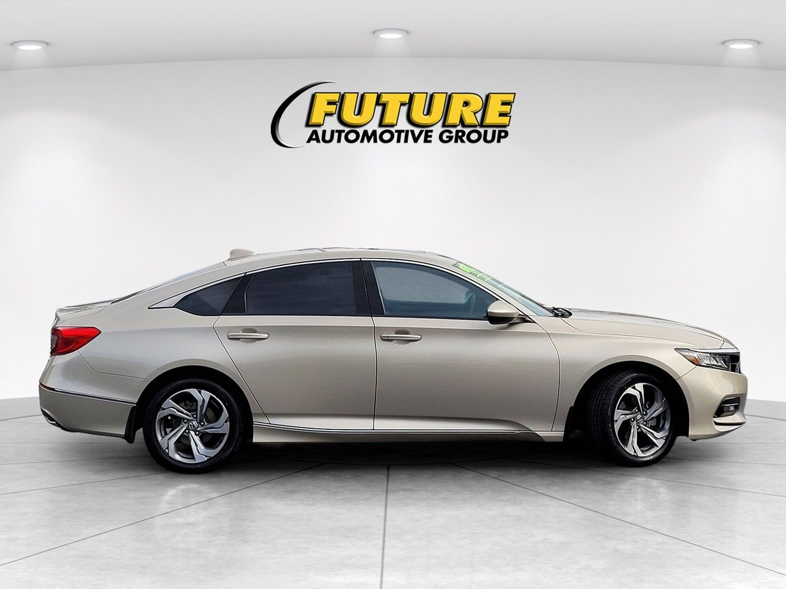 Used 2018 Gold Honda EX image 9