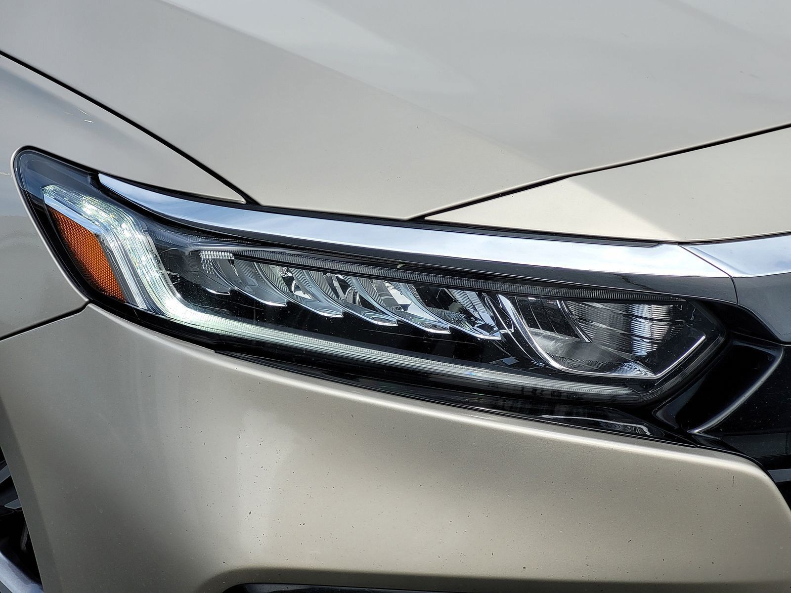 Used 2018 Gold Honda EX image 10