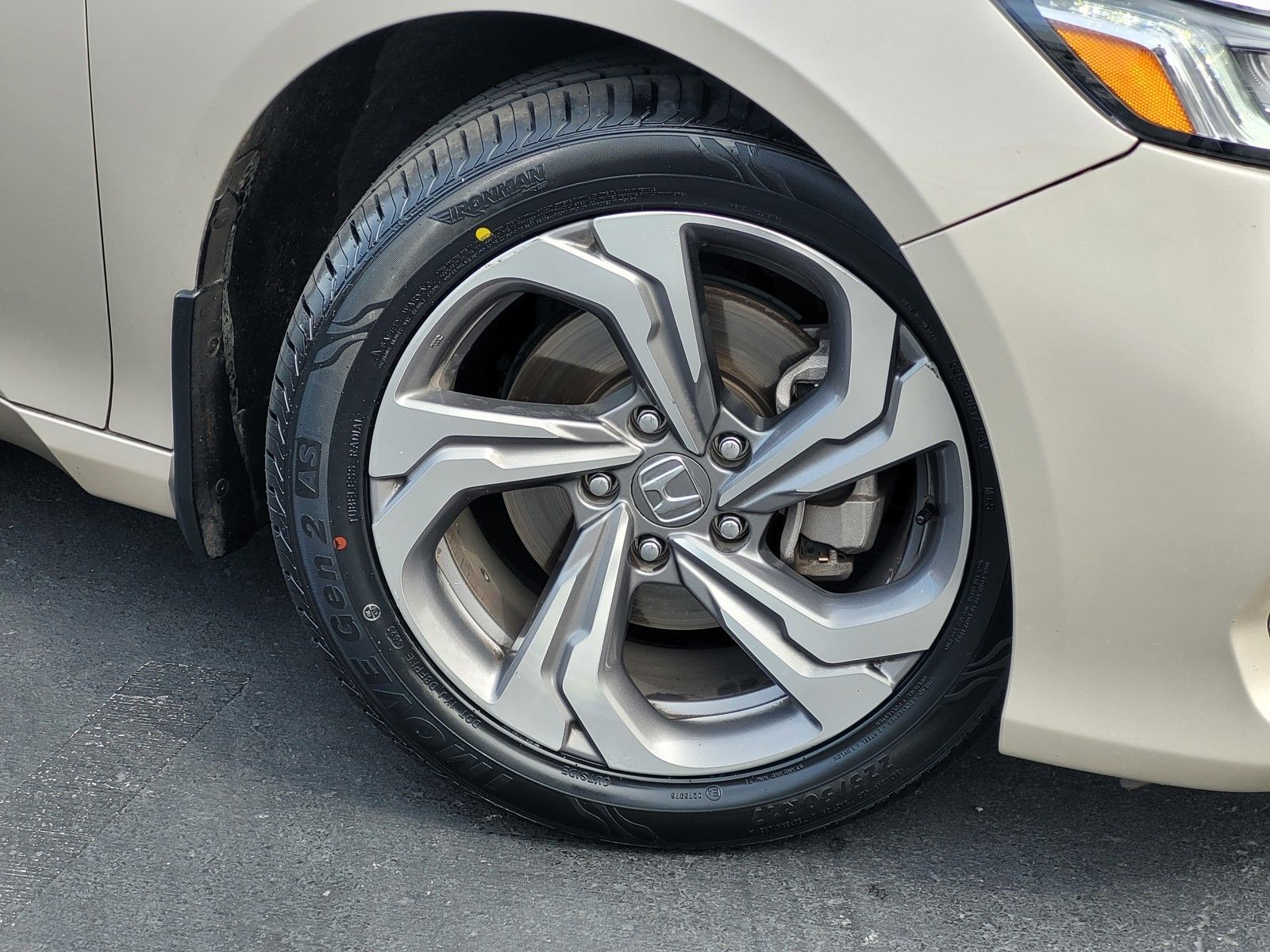 Used 2018 Gold Honda EX image 11