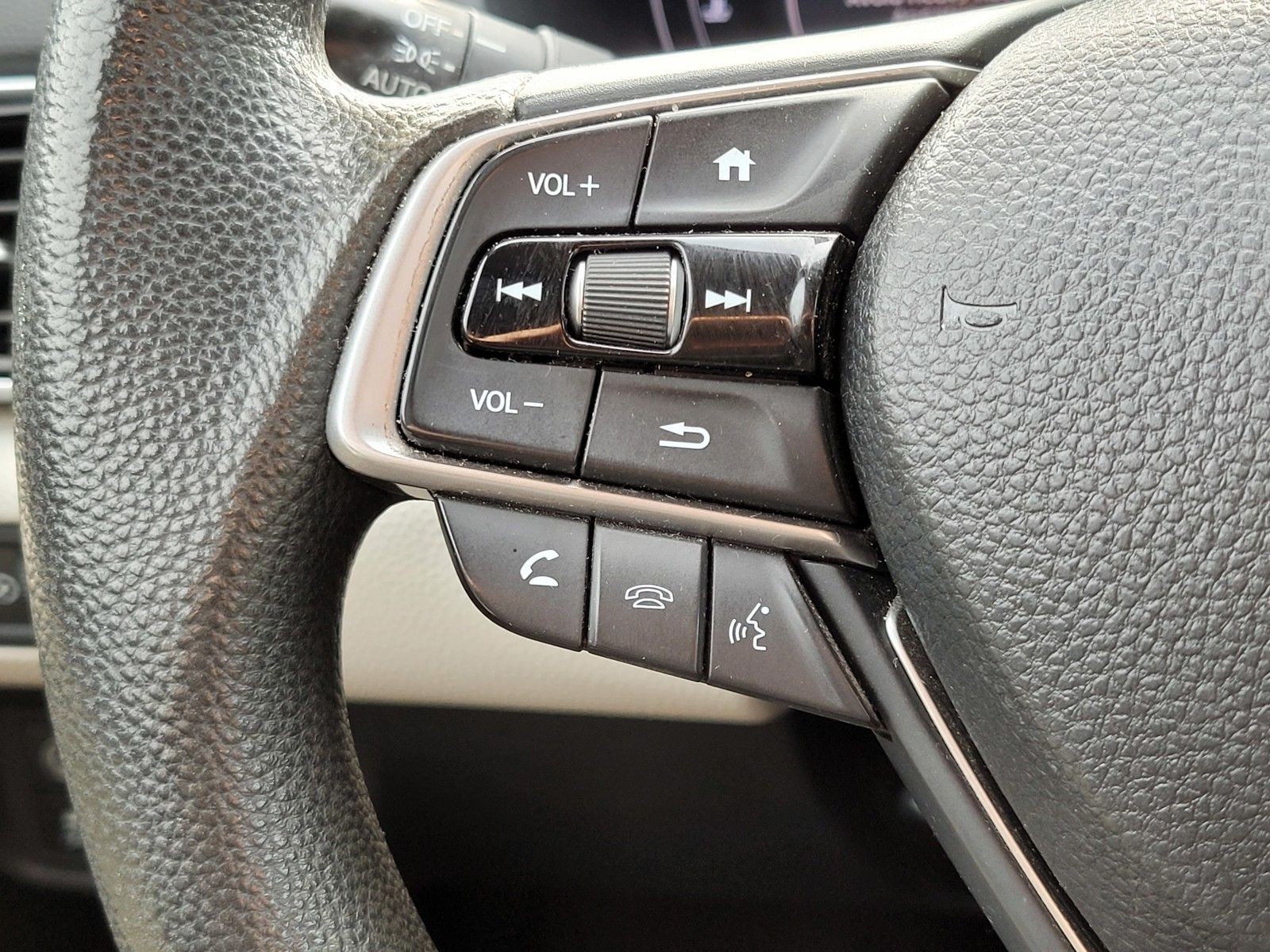 Used 2018 Gold Honda EX image 25
