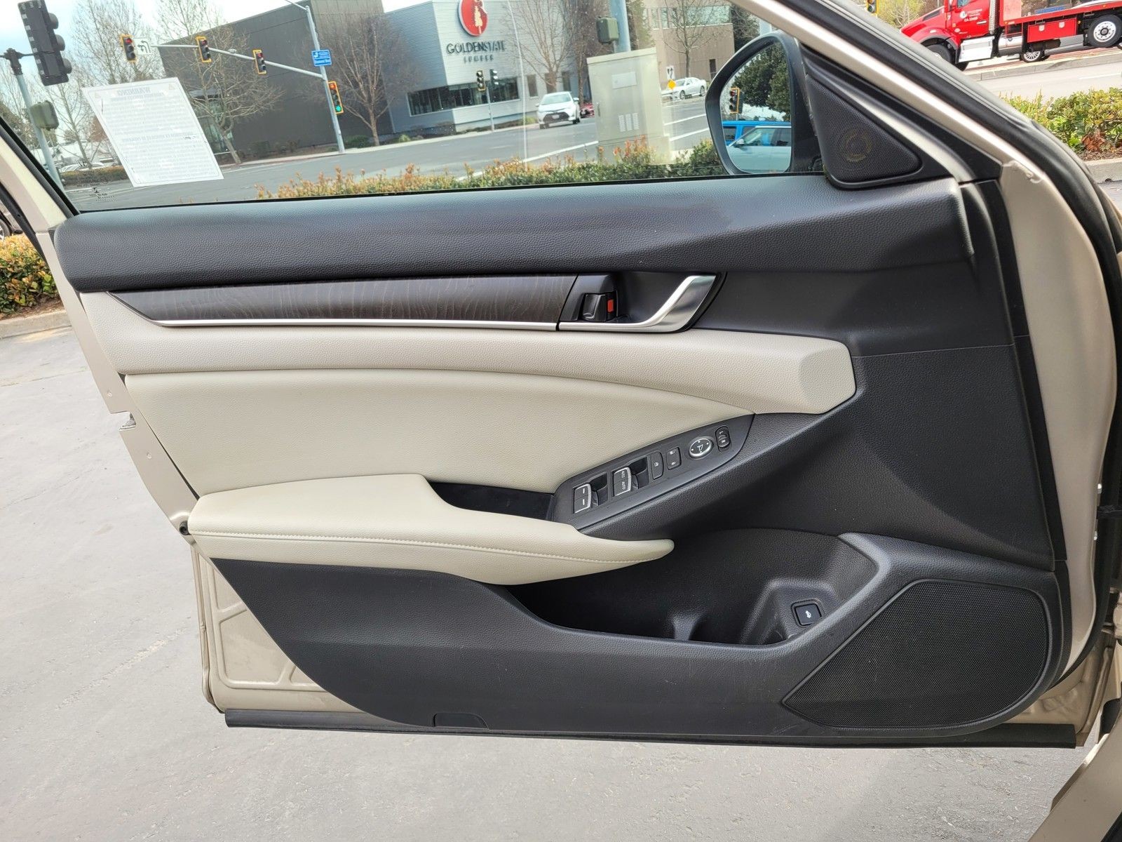 Used 2018 Gold Honda EX image 27