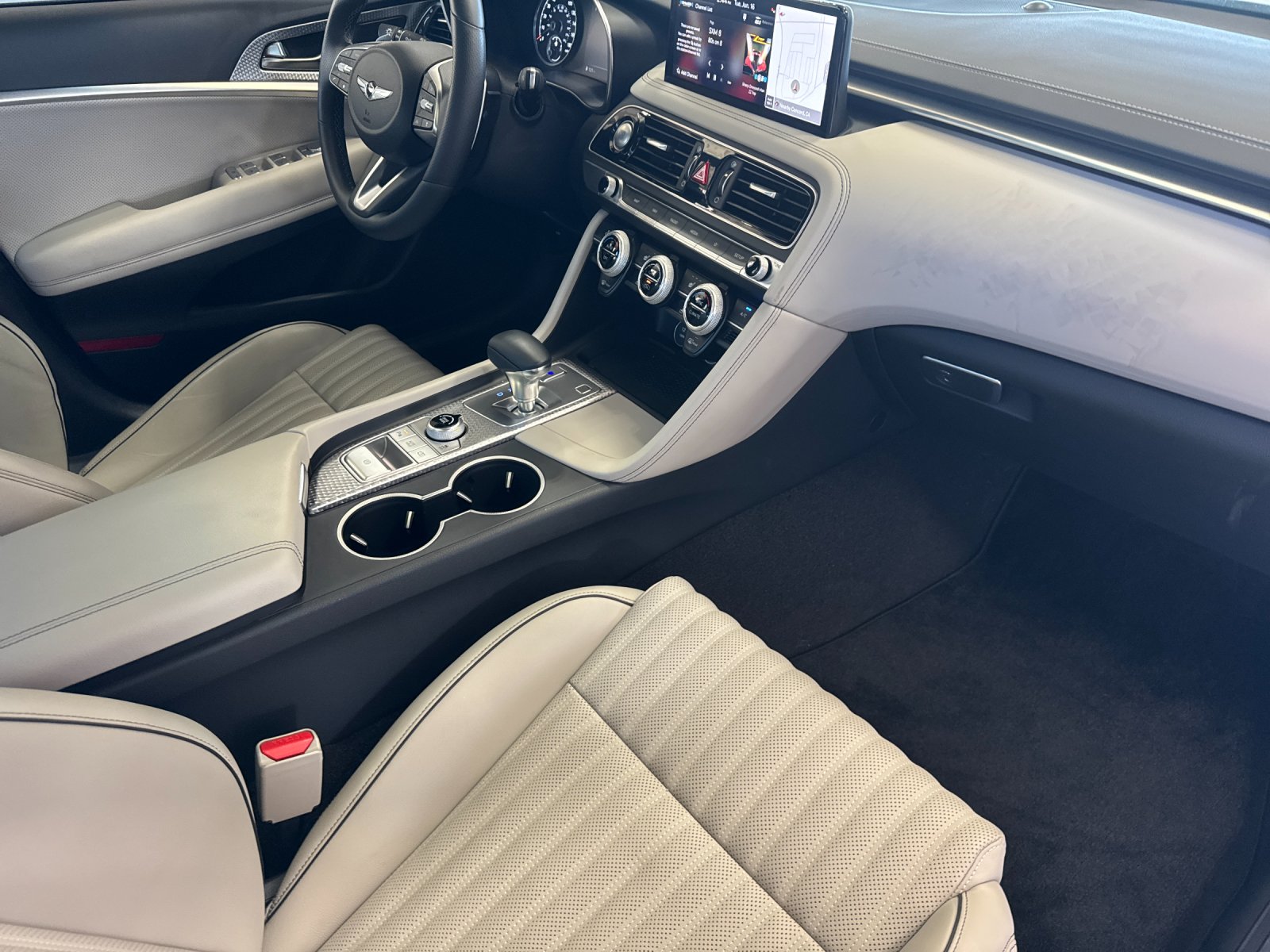 Used 2023 White Genesis 2.0T image 14