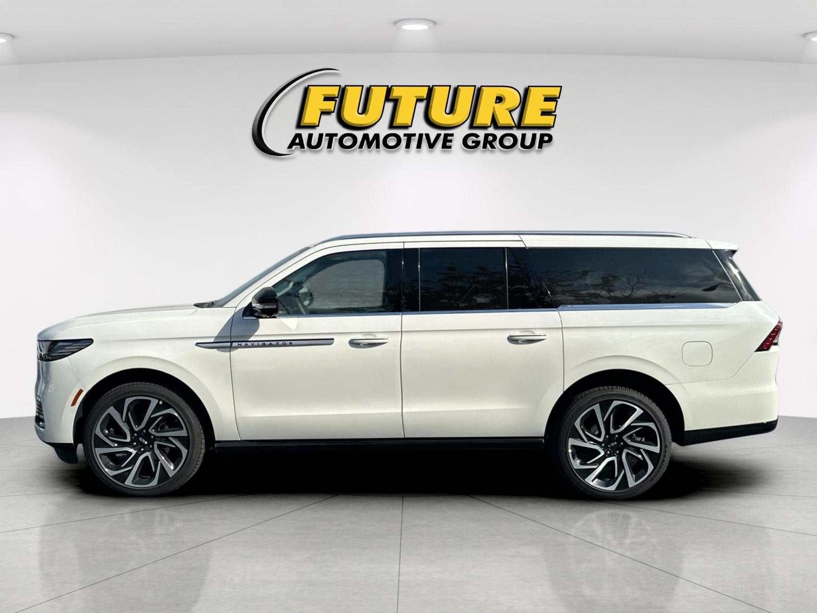 New 2026 Pristine White Metallic Tri-Coat Lincoln Reserve L image 6