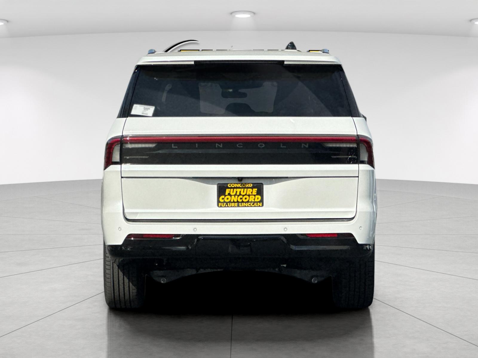 New 2026 Pristine White Metallic Tri-Coat Lincoln Reserve L image 4