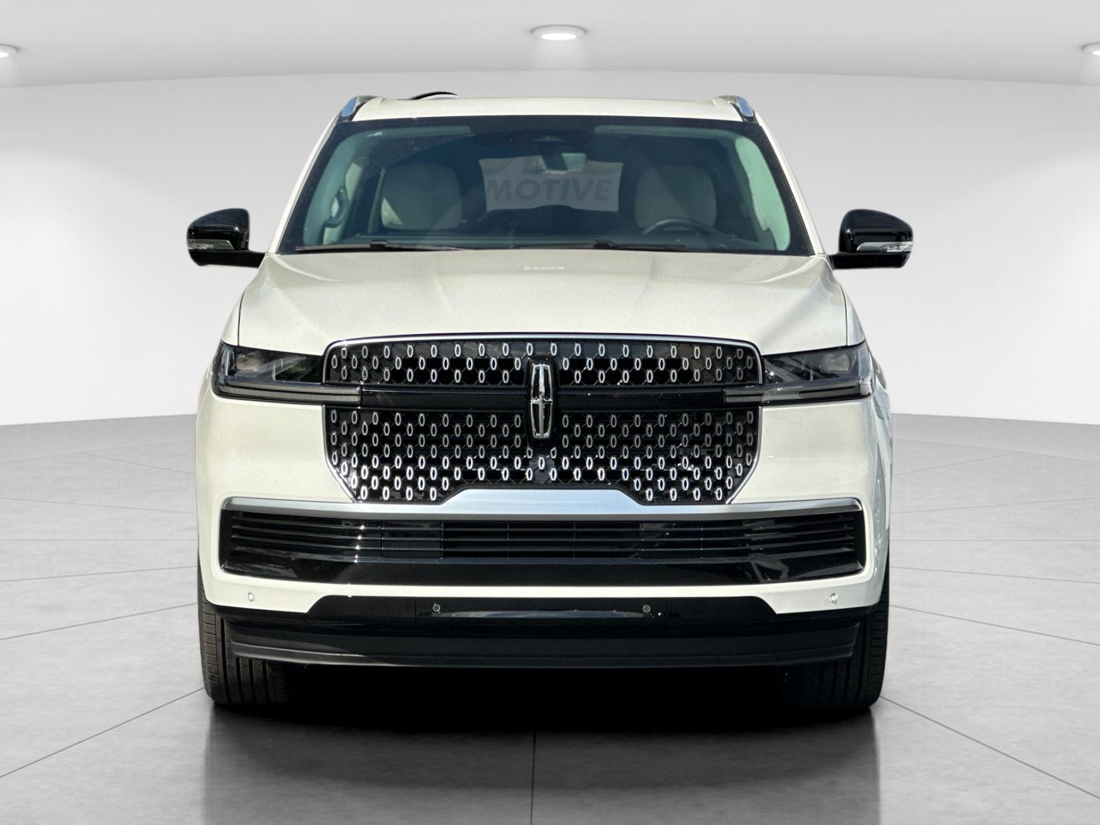 New 2026 Pristine White Metallic Tri-Coat Lincoln Reserve L image 8