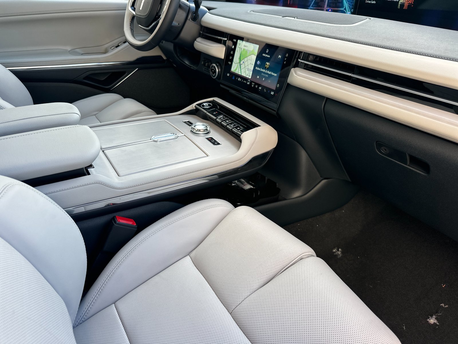 New 2026 Pristine White Metallic Tri-Coat Lincoln Reserve L image 16