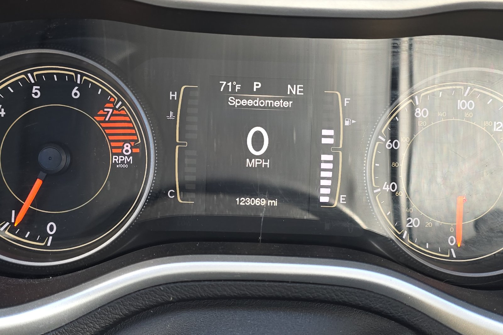 Used 2018 White Jeep Latitude Plus image 11