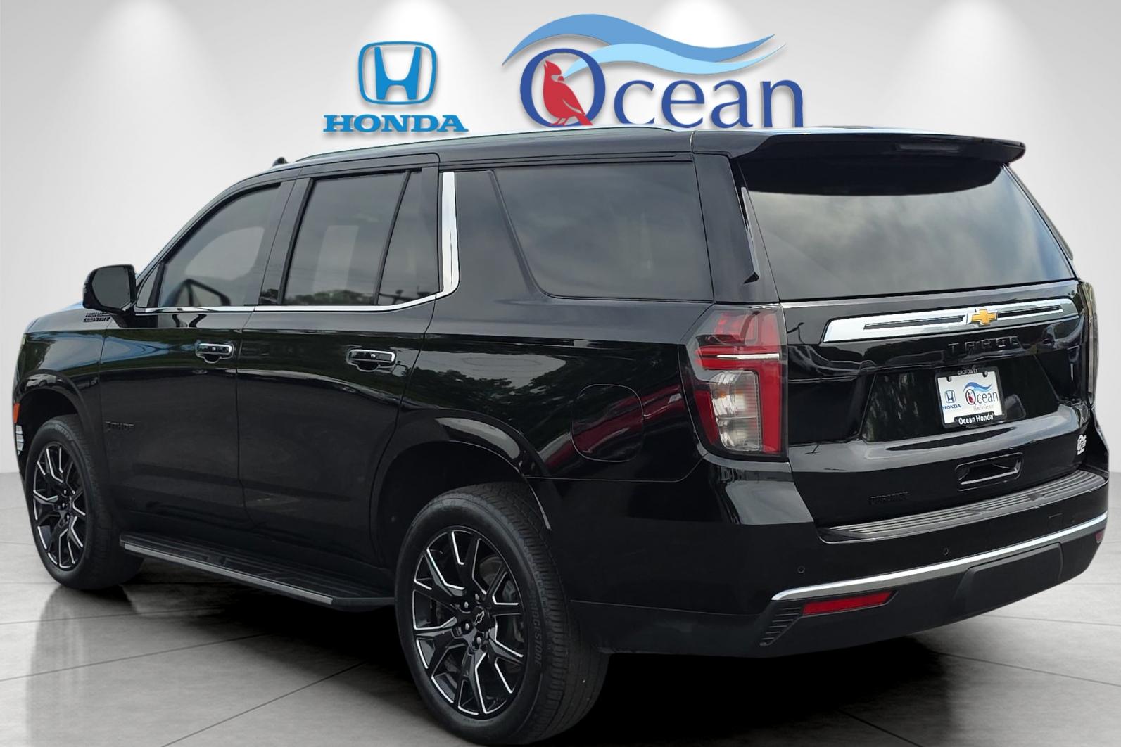 Used 2024 Black Chevrolet High Country image 5
