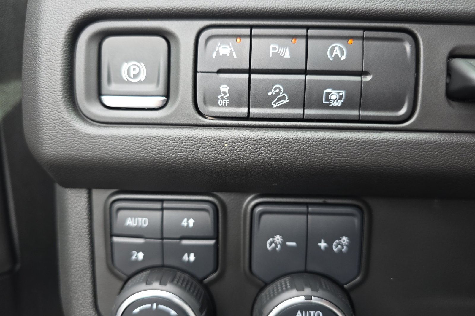 Used 2024 Black Chevrolet High Country image 32