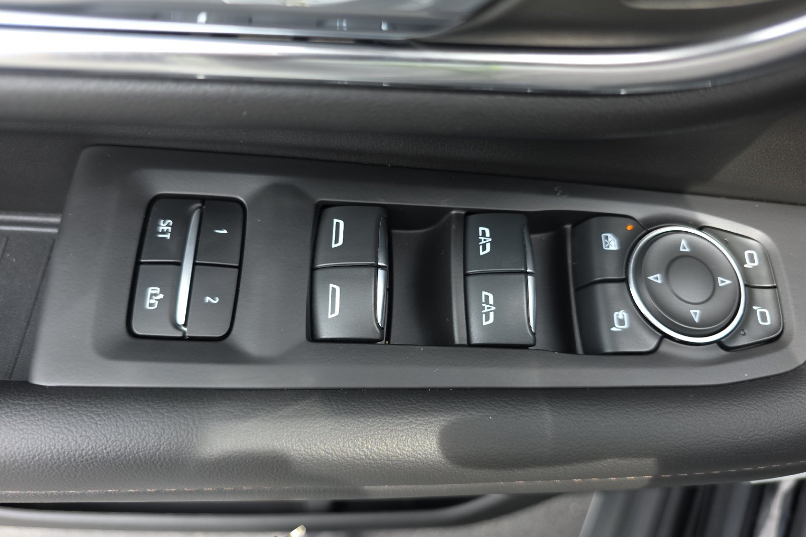 Used 2024 Black Chevrolet High Country image 33