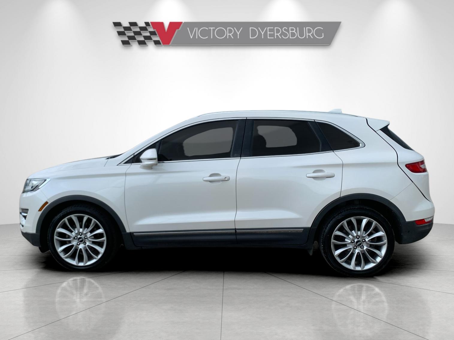 Used 2018 White Lincoln Reserve image 7