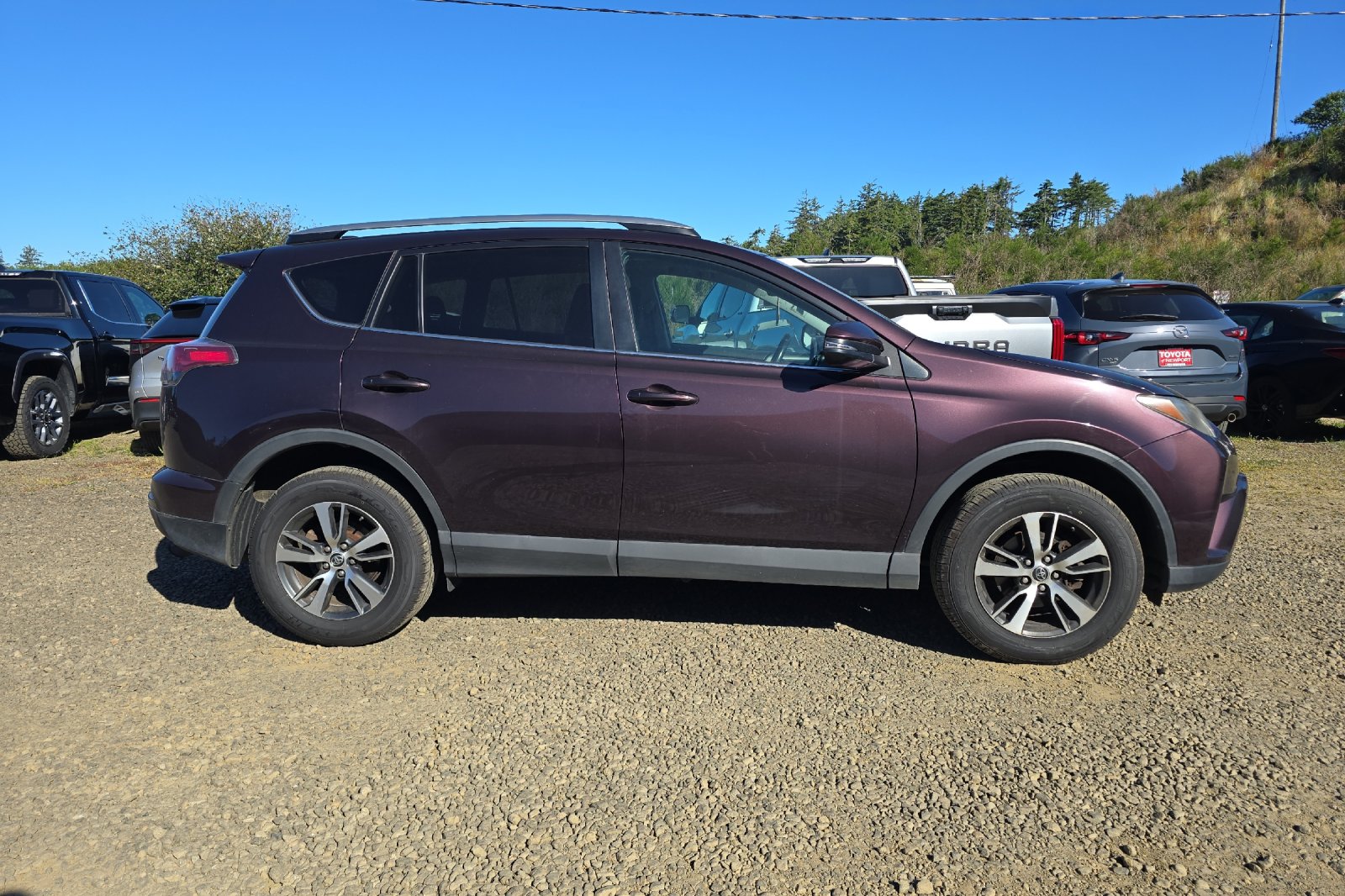 Used 2017 Black Toyota XLE image 4