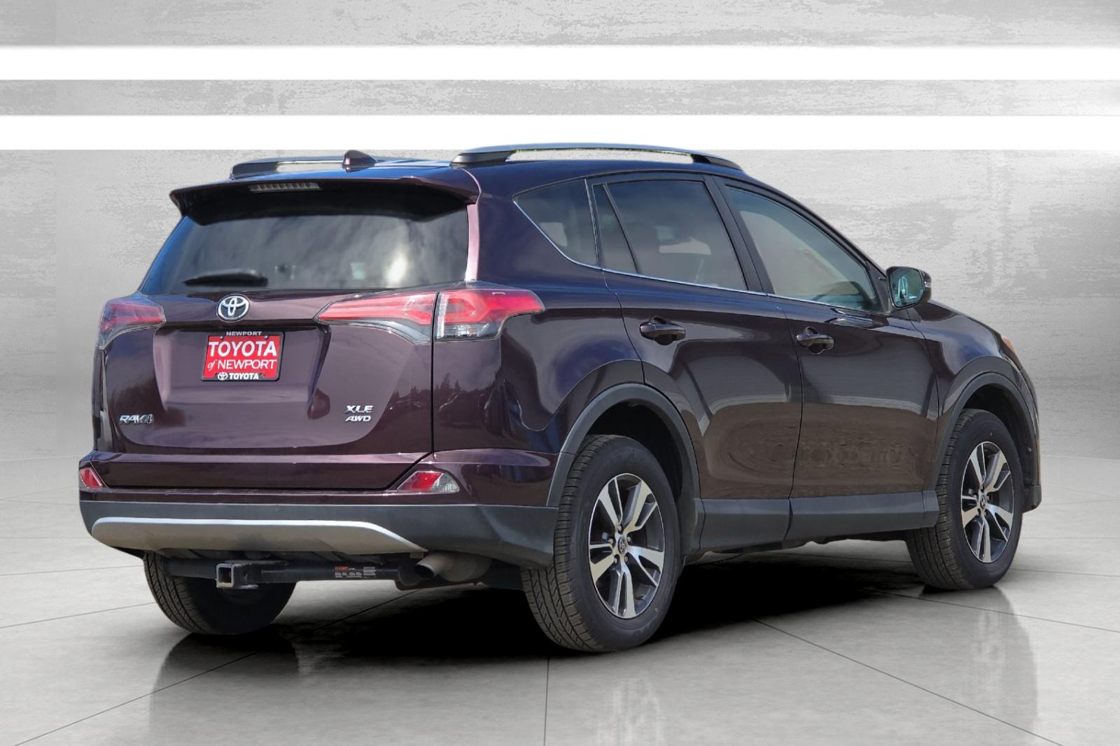 Used 2017 Black Toyota XLE image 4